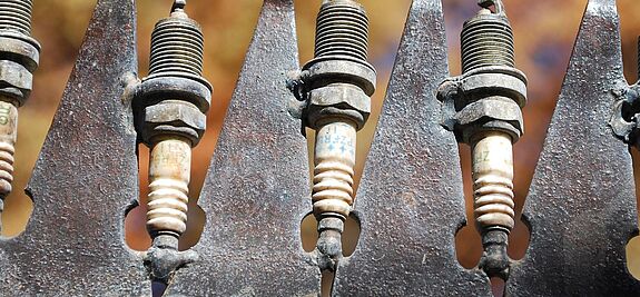 NGK erklärt: Elektrodenabstand vs. Spannung